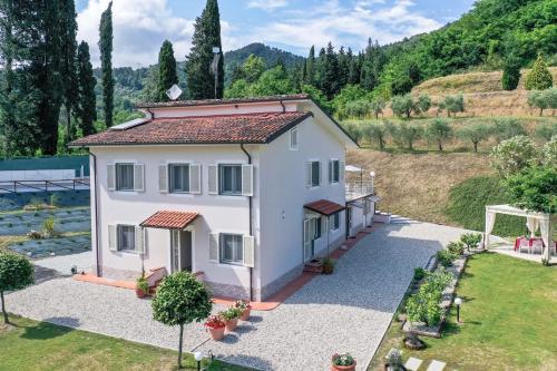Зовнішній вигляд готелю, Raggio di sole, oasi di felicità (Raggio di sole, oasi di felicita) in Монсаграті
