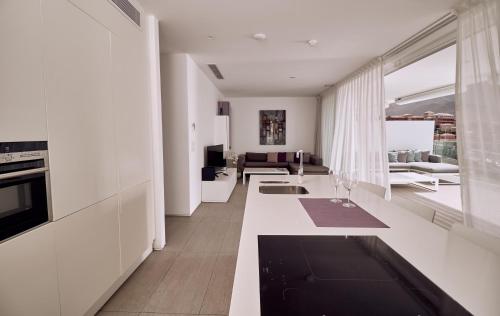 Divinity Bliss 1 bedroom sea view  image 7