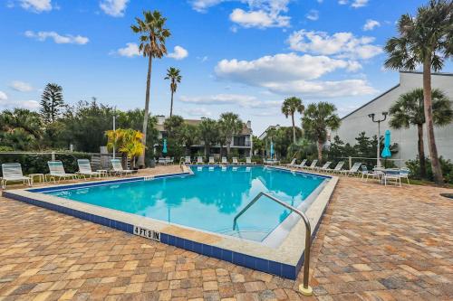 Oceanfront Luxe 3BR in St Augustine Beach in St. Augustine, USA