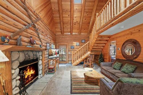 Bear Mountain Log Lodge in Big Bear Lake, USA