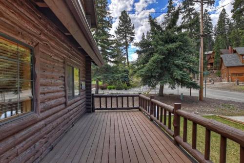 Bear Mountain Log Lodge in Big Bear Lake, USA