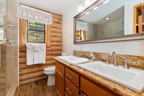 Bear Mountain Log Lodge in Big Bear Lake, USA