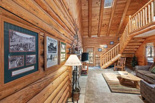 Bear Mountain Log Lodge in Big Bear Lake, USA