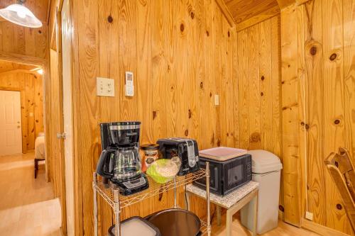 Clarkson Cabin Near Nolin Lake 4 Mi to Boat Ramp! in Cub Run, USA