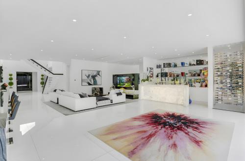 Sleek Grand Villa in Beverly Hills in Los Angeles, USA