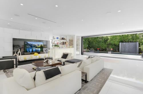Sleek Grand Villa in Beverly Hills in Los Angeles, USA