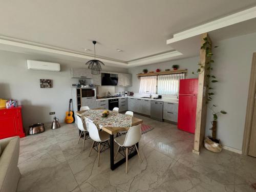 Suna Summer House in 貝爾迪比