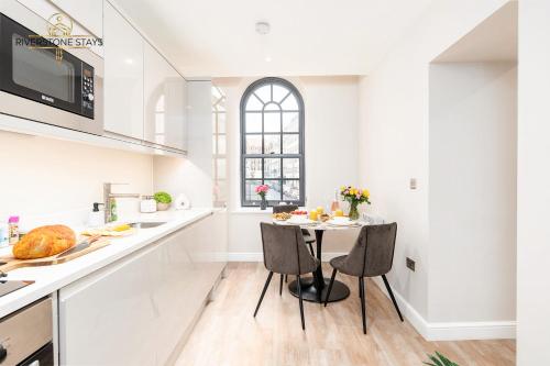 Exceptional Apartment & Gorgeous Interior & King size bed, Leeds (Foto 4)