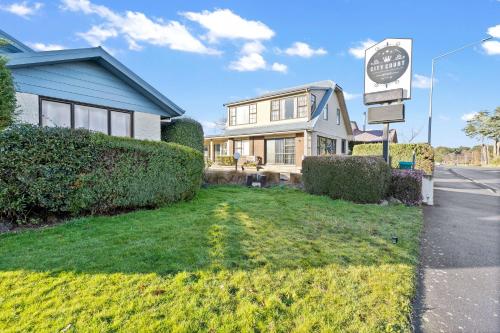 3 bedrooms, 5 beds
