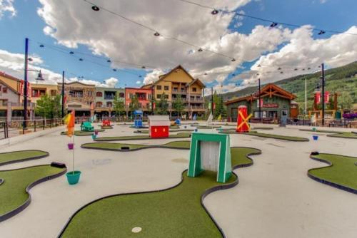 Dakota Lodge 2 Bedroom Condo In River Run Village in Keystone, USA