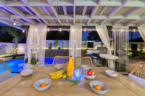 Amazing San Diego Oasis -Heated Pool Spa Sauna in San Diego, USA