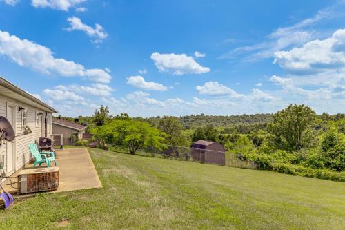 Quiet Dry Ridge Home with Yard - Near Ark Encounter! in Dry Ridge (KY)