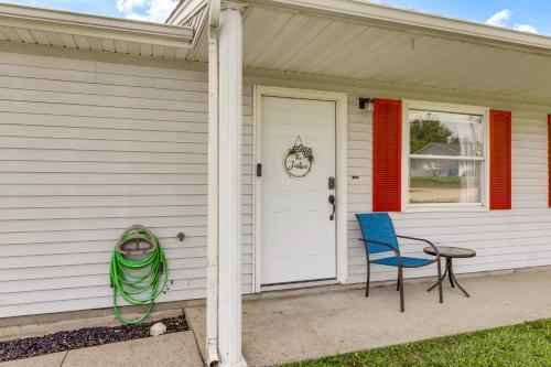 Quiet Dry Ridge Home with Yard - Near Ark Encounter! in Dry Ridge (KY)