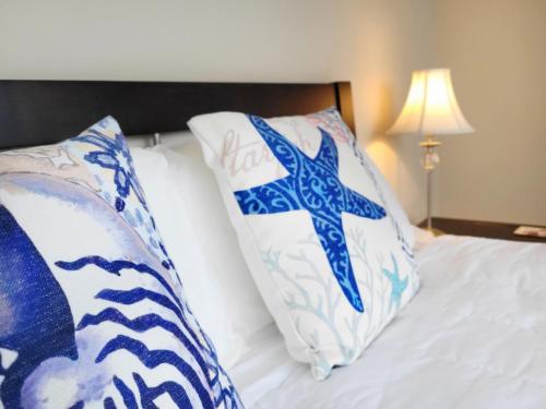 Hosts on the Coast Harbour View at Esplanade Apt 111