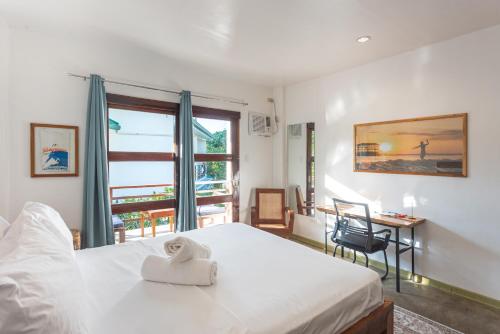 room detail thumbnail 2