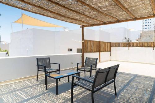 Oceanview Rooftop Terrace Condo 3 min Malecon in La Paz, Mexico