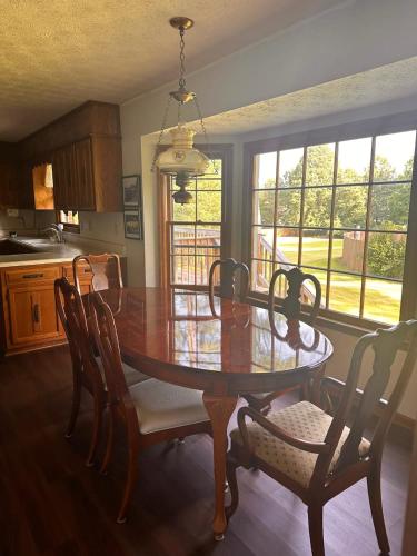 Charming 3-Bedroom Home with Serene Nature Views Charming 3-Bedroom Home with Serene Nature Views