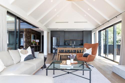 A szálláshely kívülről, Lakefront Luxury - Lake Rotoiti Holiday Home in Tikitere
