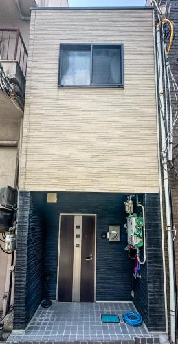 和居 若水 難波近くの交通アクセス抜群のお家 - Tap to explore photos