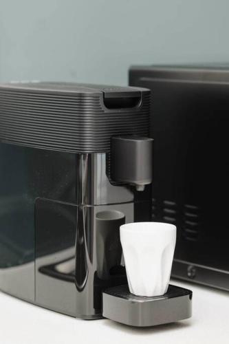 Martha Cove Family Retreat with Pool Access