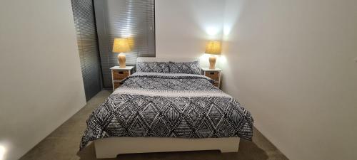 Cozy master bedroom in shared house – khách sạn tại Công viên Queens