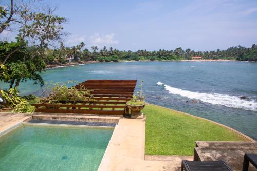 Deluxe Double Room with Sea View image 4