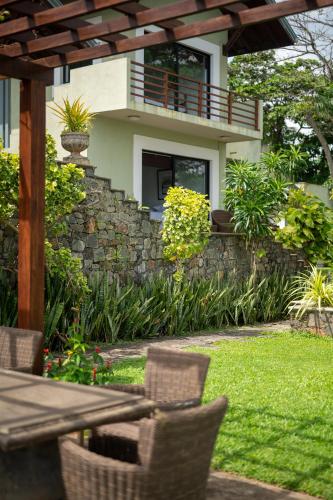 Deluxe Double Room with Sea View image 3