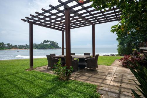 Deluxe Double Room with Sea View image 2