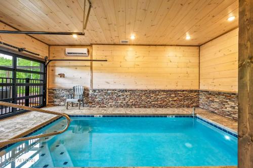 Hemlock Hideaway - image 7