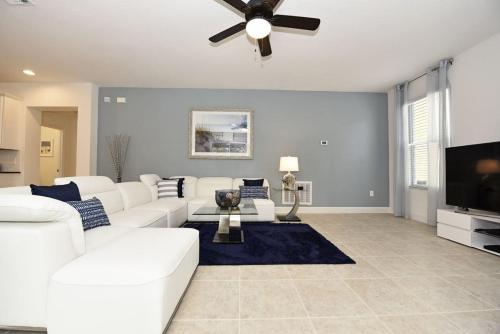 Last Minute Disney Getaway! Private Pool, Hot Tub & Games Room. Book Now! #17644 in Orlando, USA