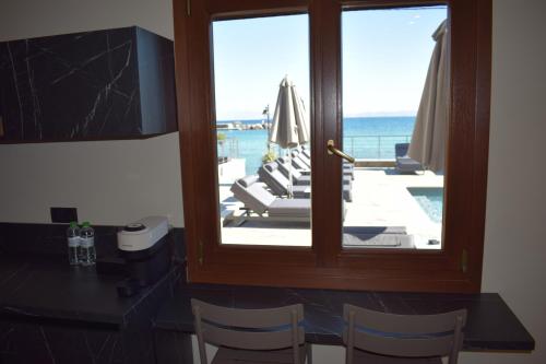 La vie luxury suites in Megalochori (Agkistri)
