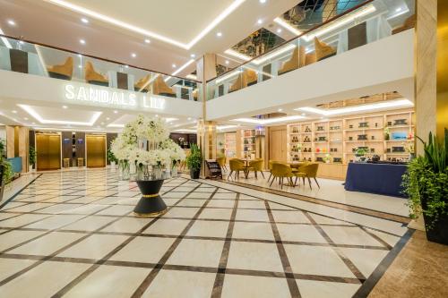 Shared lounge/TV area