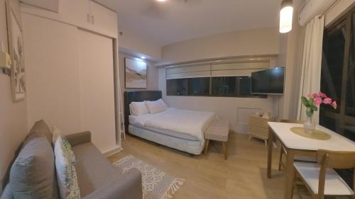 Urban Oasis Studio at Monte Carlo Residenze, Sta Lucia Mall, Manila (photo 8)