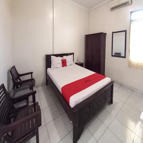 Standard Double Room image 6
