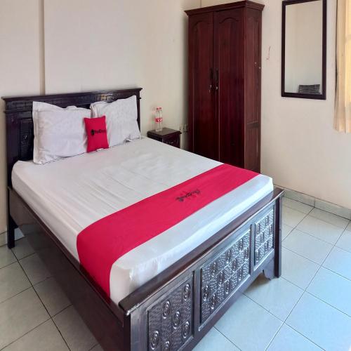 Standard Double Room image 4