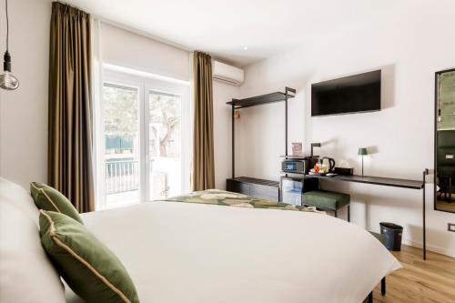 Romi Suite - image 6
