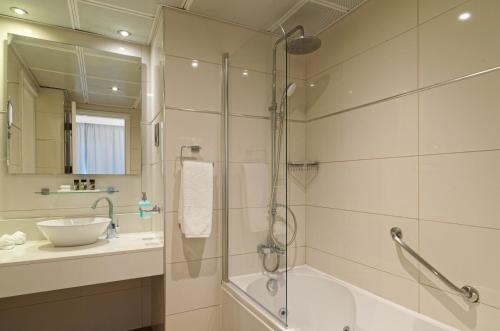 Executive Suite image 4