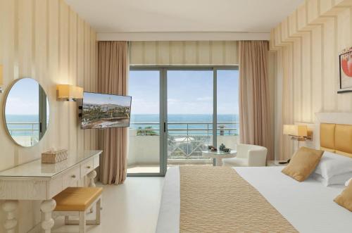 Executive Suite room in St George Beach Hotel & Spa Resort