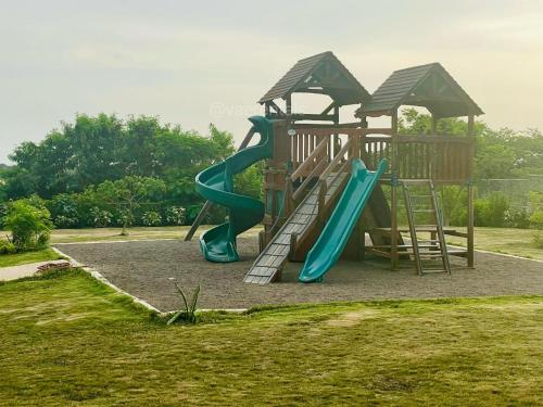 VaeTropicalParadise Free Puerto Seco Beach Access in Discovery Bay