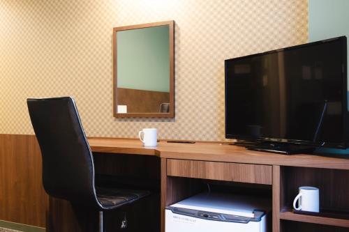 Small Double Room - Non Smoking image 9