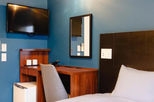 Double Room - Non Smoking image 9