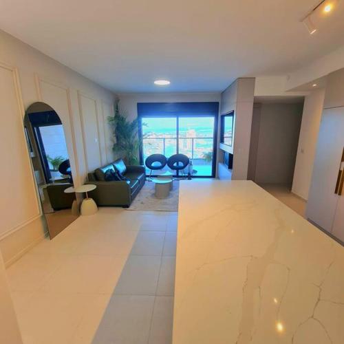 Grand House in Kiryat Yam