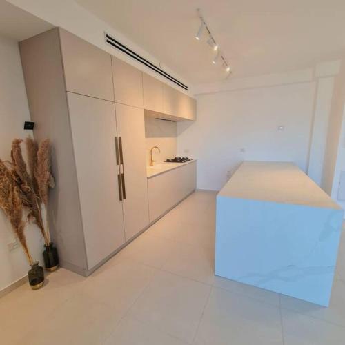 Grand House in Kiryat Yam