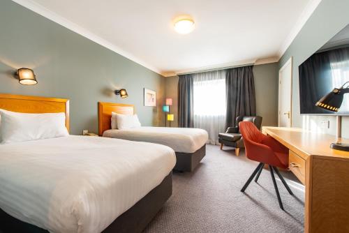 Holiday Inn Edinburgh Zoo an IHG Hotel - image 7