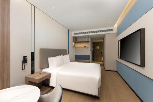 room detail thumbnail 1