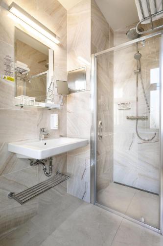 Ametyst Hotel Praha - image 4