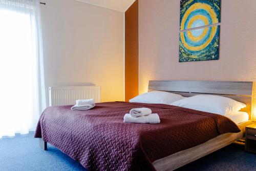 2 twin beds