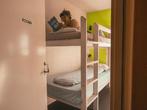 1 bunk bed
