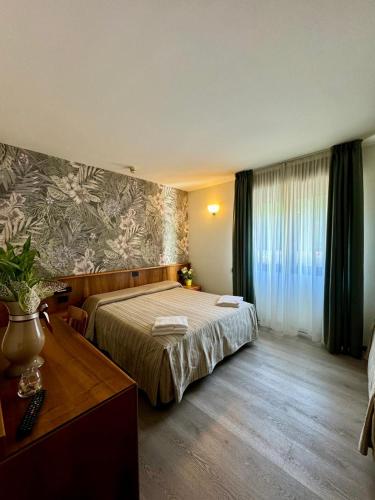 Continental Hotel Room Type - Triple Room