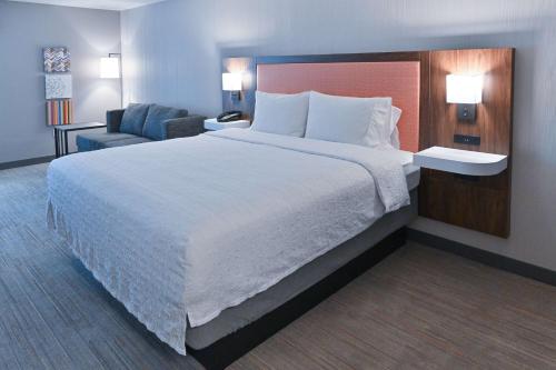 Hampton Inn Fremont - image 12